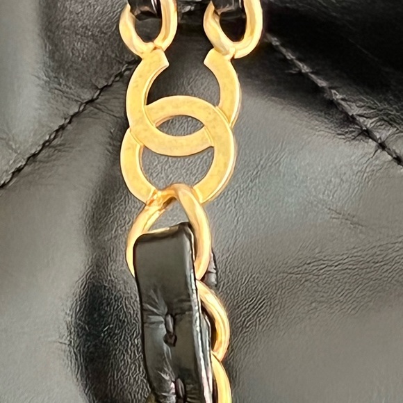 CHANEL 22B 22 Backpack Black Gold Hardware PRISTINE Full Set - Picture 13 of 15